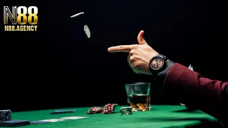 Chỉ cược thêm hoặc theo cược khi có bài tẩy mạnh